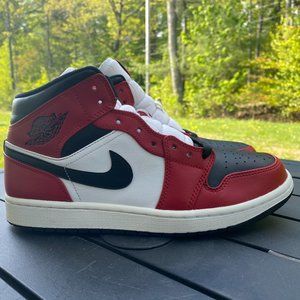 Nike Air Jordan 1 Mid "Chicago Toe"